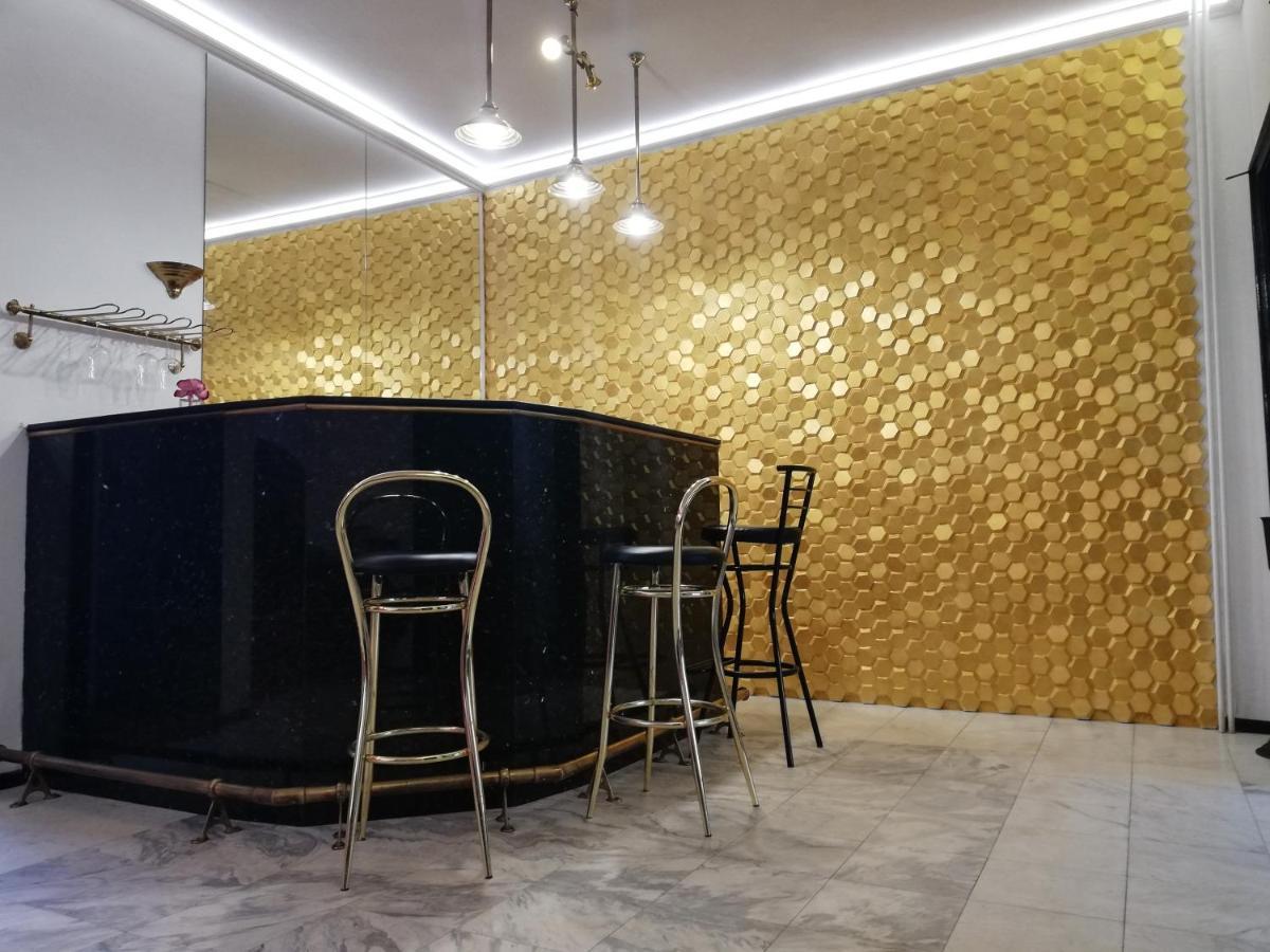Top Center Cozy And Spacious Apartment 소피아 외부 사진