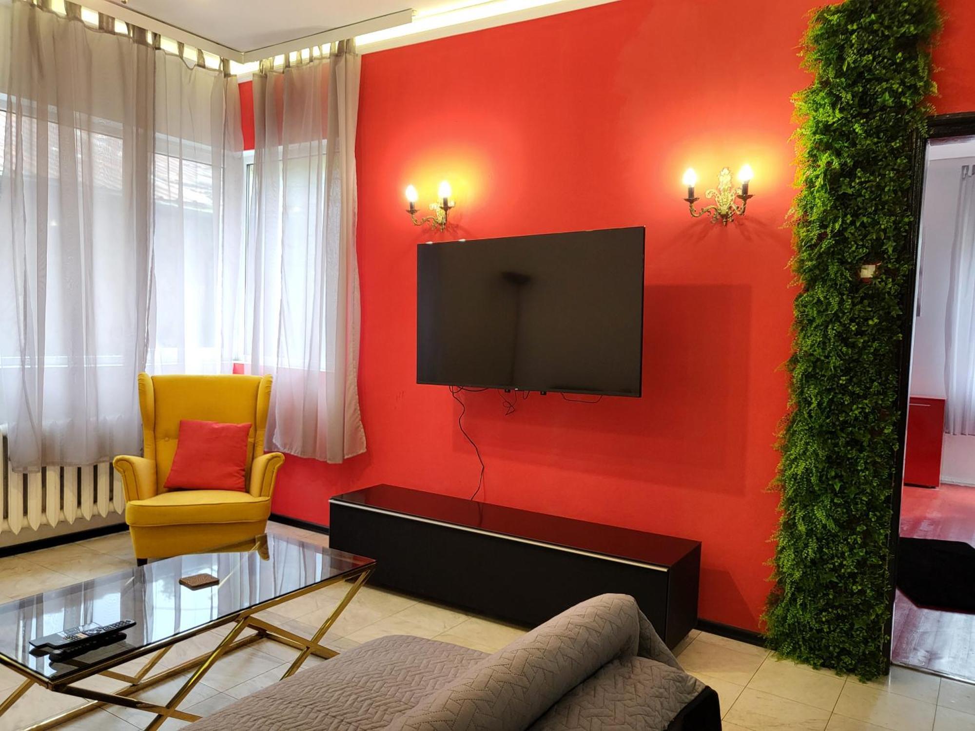 Top Center Cozy And Spacious Apartment 소피아 외부 사진