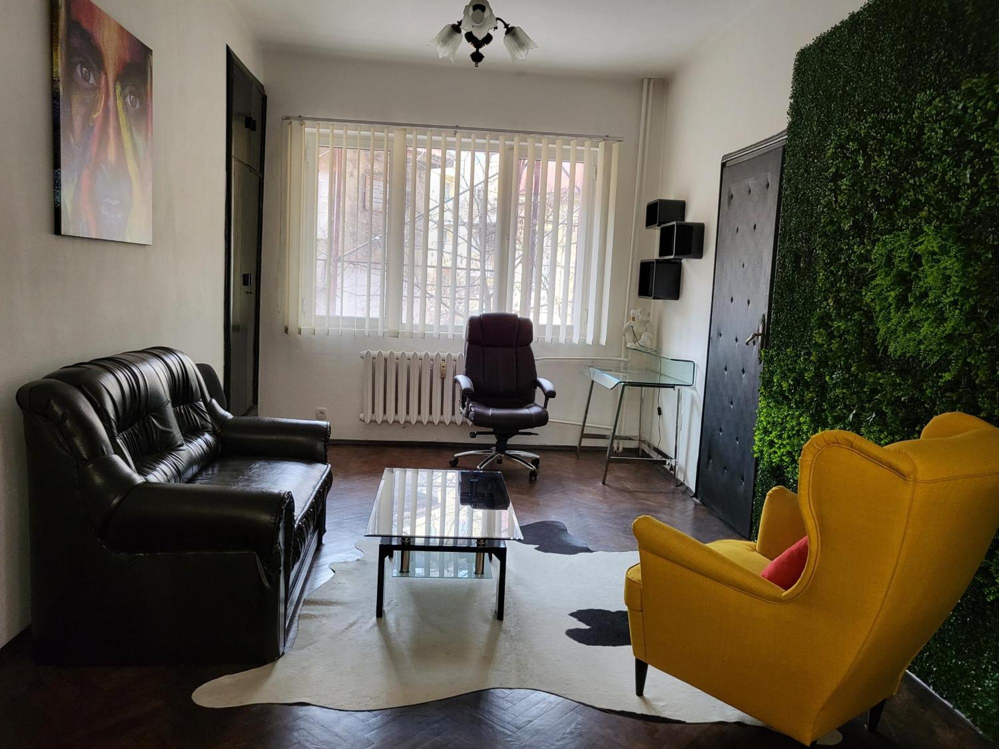 Top Center Cozy And Spacious Apartment 소피아 외부 사진